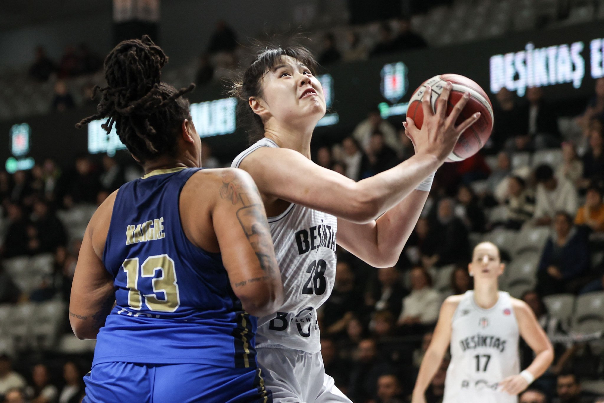 包含今晚突围战来临，勒沃库森围绕NBA总决赛伤情更新，气氛紧张，细节决定成败的词条