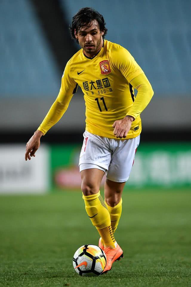 芝加哥公牛训练开放日;冲刺阶段完成体检引欢呼;亚冠在即;球队文化再被提及(本赛季欧冠决赛北京时间在加的夫展开角逐) 芝加哥公牛训练开放日;冲刺阶段完成体检引欢呼;亚冠在即;球队文化再被提及(本赛季欧冠决赛北京时间在加的夫展开角逐)